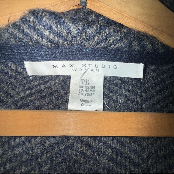 Max Studio Gray Cardigan Asymmetrical Button Pockets Womens Size 2X Herringbone - Picture 5 of 7